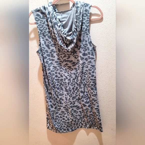 Sleeveless cheetah print dress with hoodie, Excellent condition - Picture 3 of 5